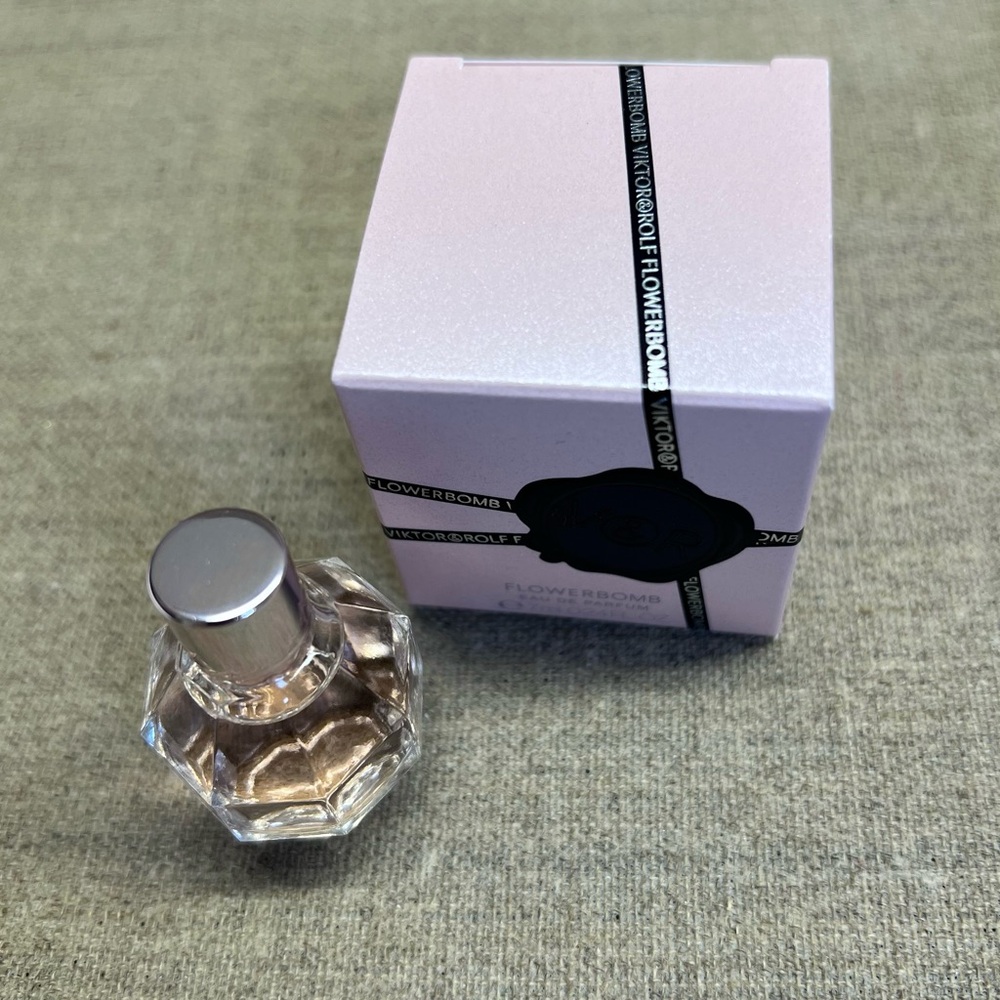 ❤️  Viktor&Rolf Flowerbomb mini - Picture 3 of 7